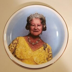 Her Majesty The Queen Mother 90th Birthday Decorative Plate with Royal Portrait